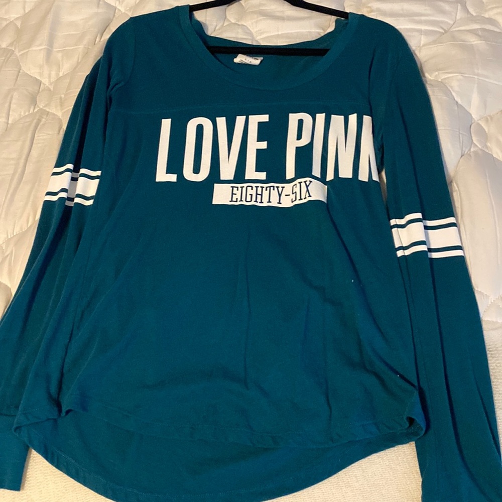 VS shirt